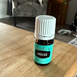 Young Living Essential Oil Angelica 0.17 fl oz (5ml)